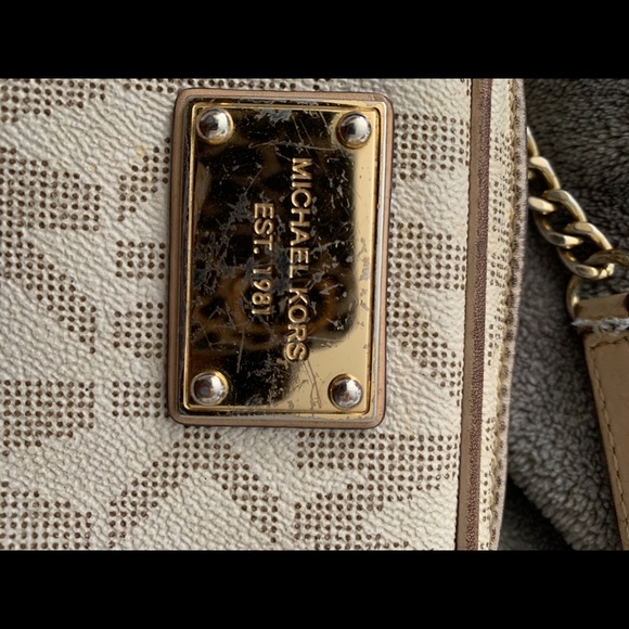 Michael kors crossbody - Picture 2 of 3